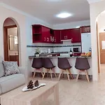 Apto Ache, Acogedor De 66 M Con Terraza, Aire Acondicionado Y Parking Privado Gratuito Appartement