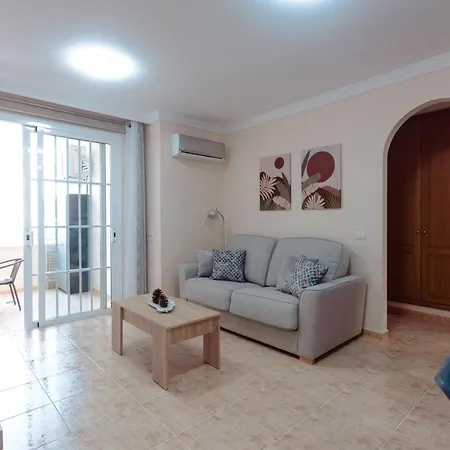 Apto Ache, Acogedor De 66 M Con Terraza, Aire Acondicionado Y Parking Privado Gratuito Appartamento