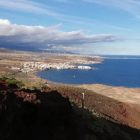 Apto Ache, Acogedor De 66 M Con Terraza, Aire Acondicionado Y Parking Privado Gratuito