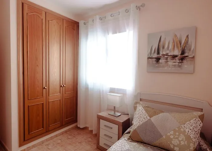 Apto Ache, Acogedor De 66 M Con Terraza, Aire Acondicionado Y Parking Privado Gratuito Daire *