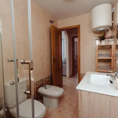 Apto Ache, Acogedor De 66 M Con Terraza, Aire Acondicionado Y Parking Privado Gratuito Apartman