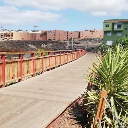 Apto Ache, Acogedor De 66 M Con Terraza, Aire Acondicionado Y Parking Privado Gratuito Los Abrigos